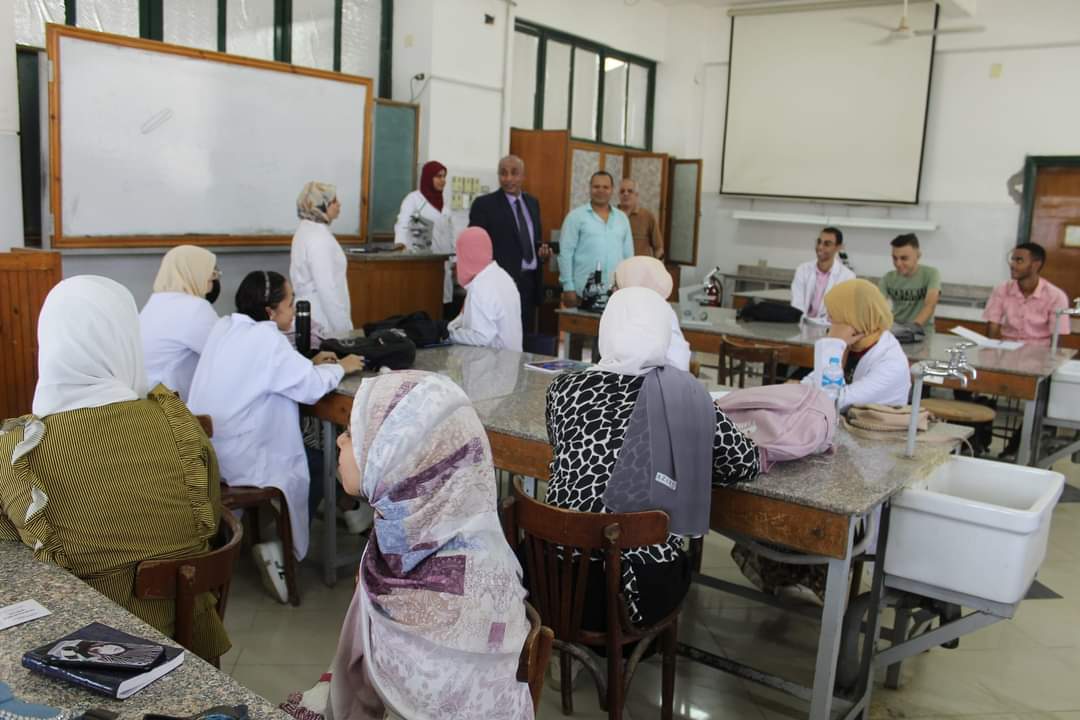 العميد