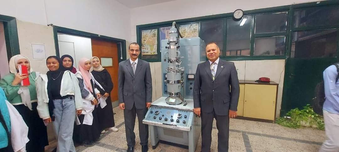 العميد