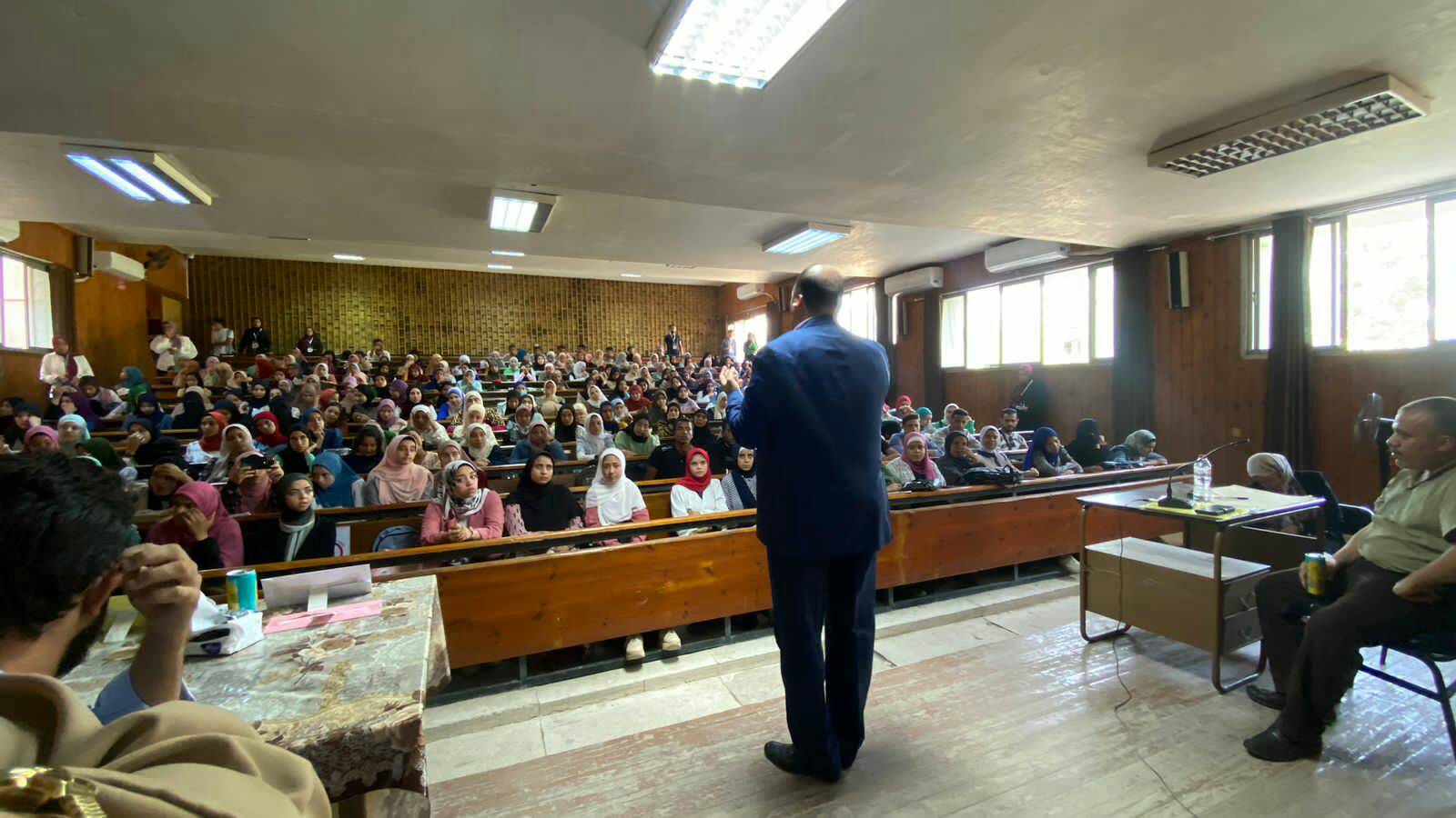 دكتور