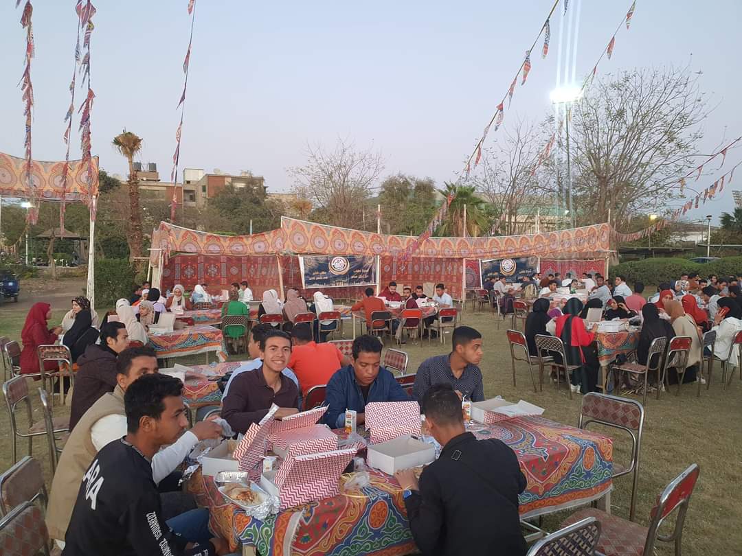 طلاب افطار