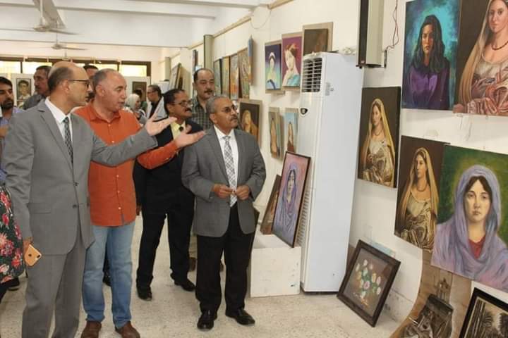 الاستاذ الدكتور أحمد المنشاوي نائب رئيس الجامعة لشئون الدراسات العليا و البحوث و المشرف علي كلية الفنون الجميلة يفتتح معرض فني ضمن فعاليات ختام العام الدراسي الثاني لمختلف الفرق الدراسية بكلية الفنون الجميلة