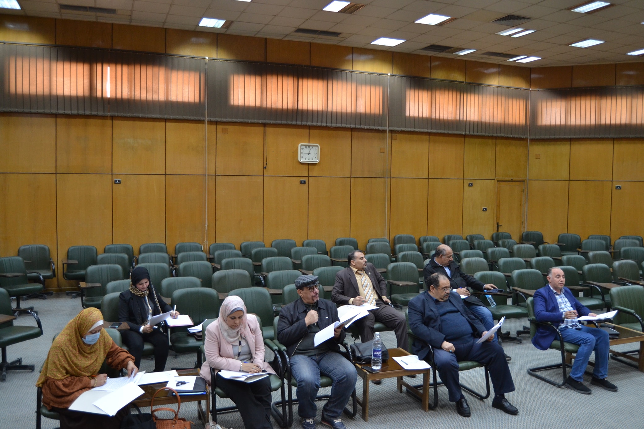  انعقاد مجلس كلية الفنون الجميلة رقم ( ١٠ ) برئاسة السيد الأستاذ الدكتور /أحمــد المنشـاوي