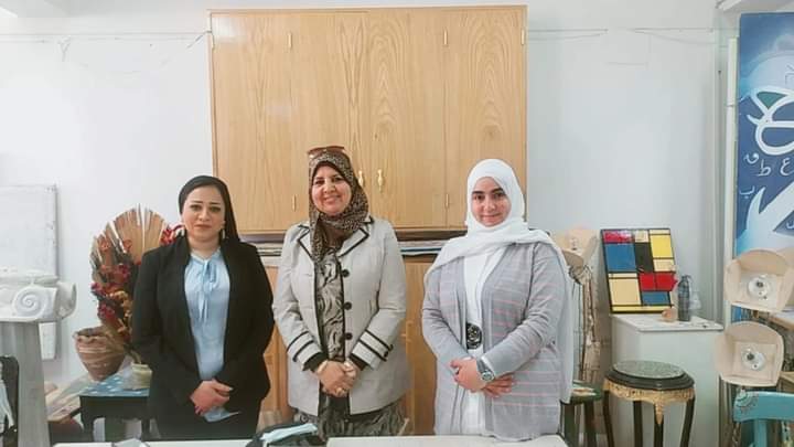 اليوم الثاني والختام لورشه العمل بعنوان "تقنيات الطبعه الفنية" لطلاب قسم الجرافيك