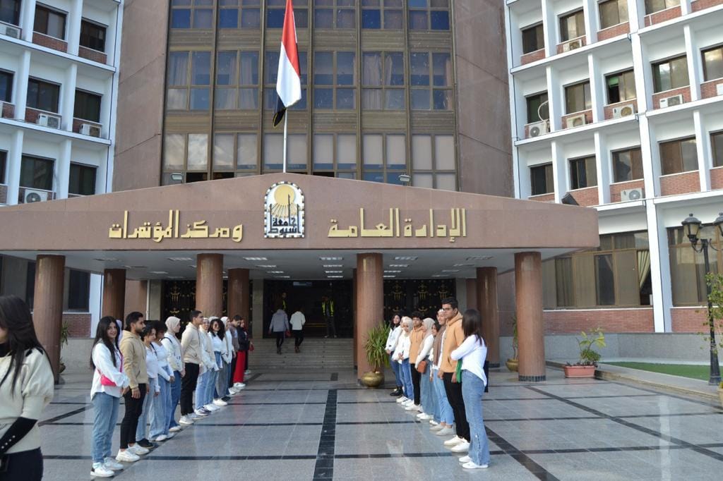 جامعة أسيوط تستقبل أعضاء اللجنة الدائمة لمسابقة جائزة نوار للرسم و التي تحتضنها الجامعة فى دورتها الرابعة للعام 2022