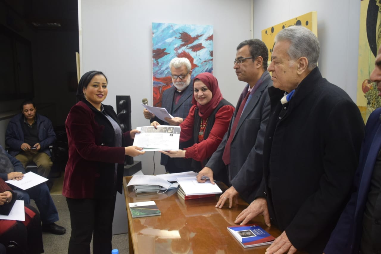 لقطات من فعاليات تكريم لجنة التحكيم و أعضاء اللجنة العليا الدائمه وأعضاء من فريق عمل مسابقة جائزة نوار للرسم فى دورتها الرابعة للعام 2022 أقيمت هذه الفاعلية بمقر "جمعية محبي الفنون الجميلة