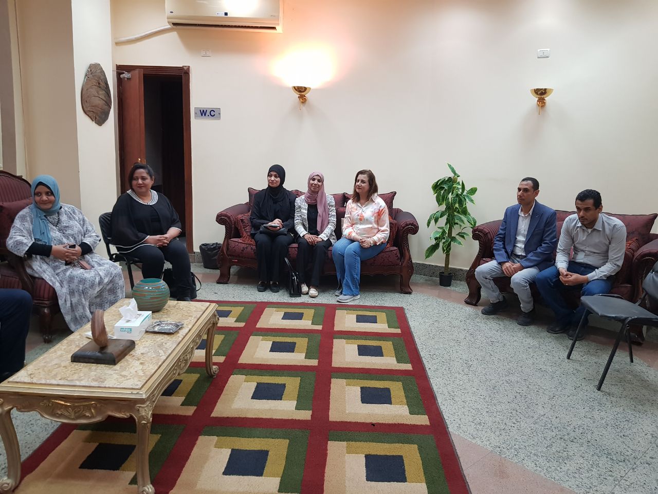 " افتراضات جدارية "