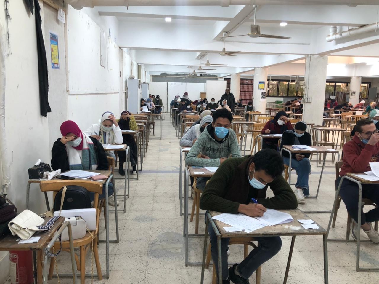 متابعة الامتحانات