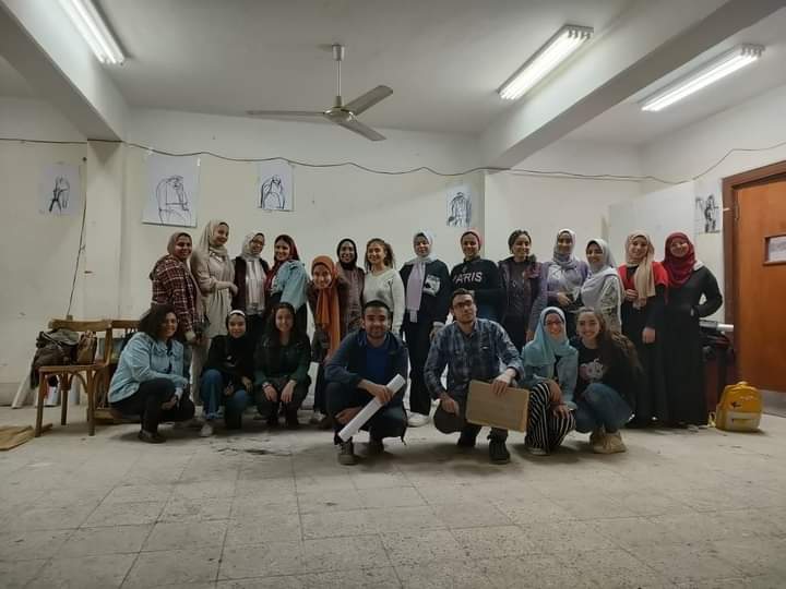 إقامة ورشة عمل عن الأساليب العالمية لفن الرسم من دروس البرفيسيور روجر دال بأكاديمية ستراسبورج للفنون بفرنسا ضمن فعاليات جائزة نوار للرسم