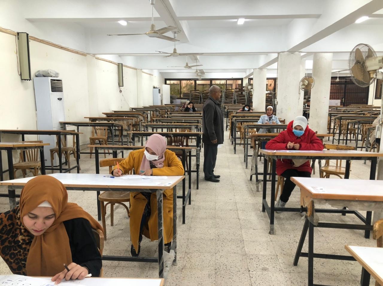 متابعة الامتحانات