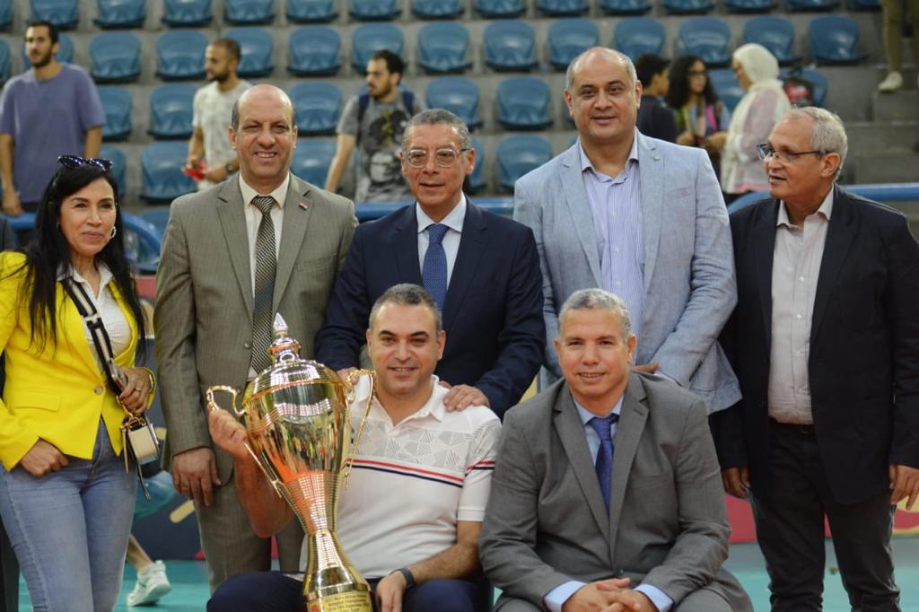 رئيس جامعة أسيوط يهنئ وزير الشباب والرياضة بفوز منتخب مصر  للكرة الطائرة ببطولة الأمم الأفريقية وتأهله لبطولة كأس العالم لعام 2025م