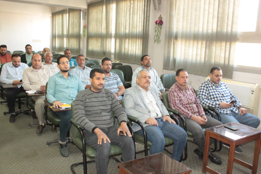 جامعة أسيوط تنظم دورة تدريبية حول "التحول الرقمى" للعاملين بكلية التربية الرياضية 