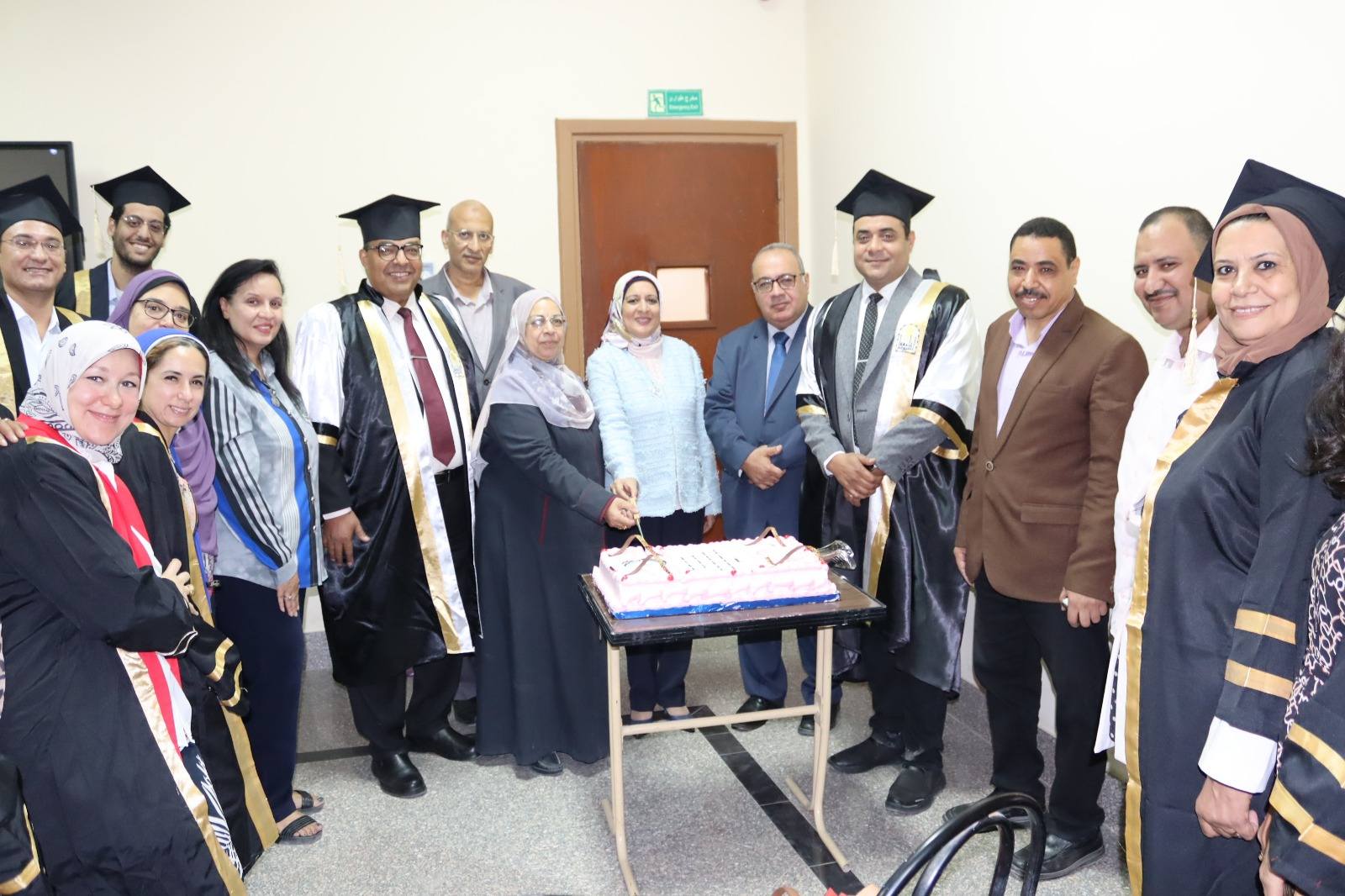The Faculty of Medicine celebrates the graduation of the third batch of students from the professional diploma in therapeutic nutrition.