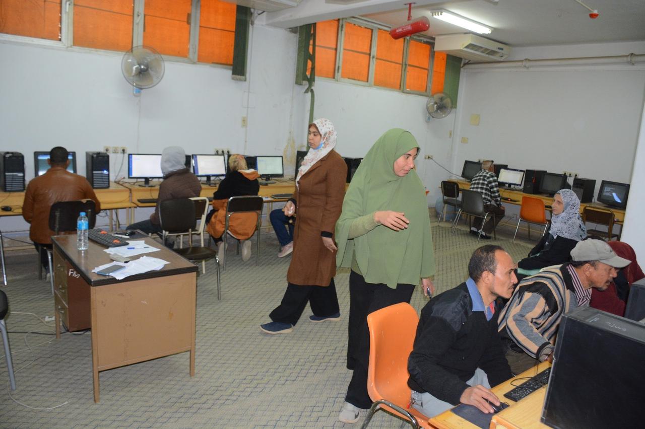 وحدة الخدمات التكنولوجية توثق بالصور ورشة عمل للسادة الإداريين بالكلية بعنوان "تعزيز المهارات باستخدام  Microsoft Office 2016 Word  للإداريين"